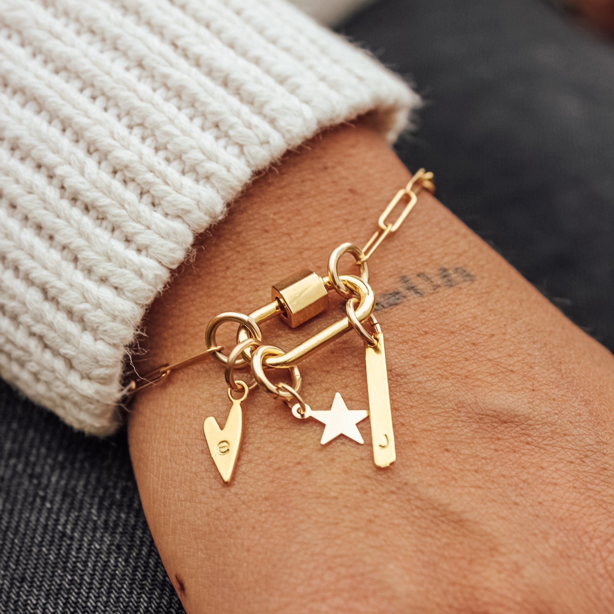 gold paperclip chain bracelet