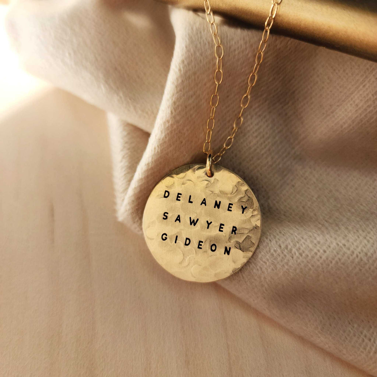 Gold Personalized Circle Pendant Necklace - Going Golden