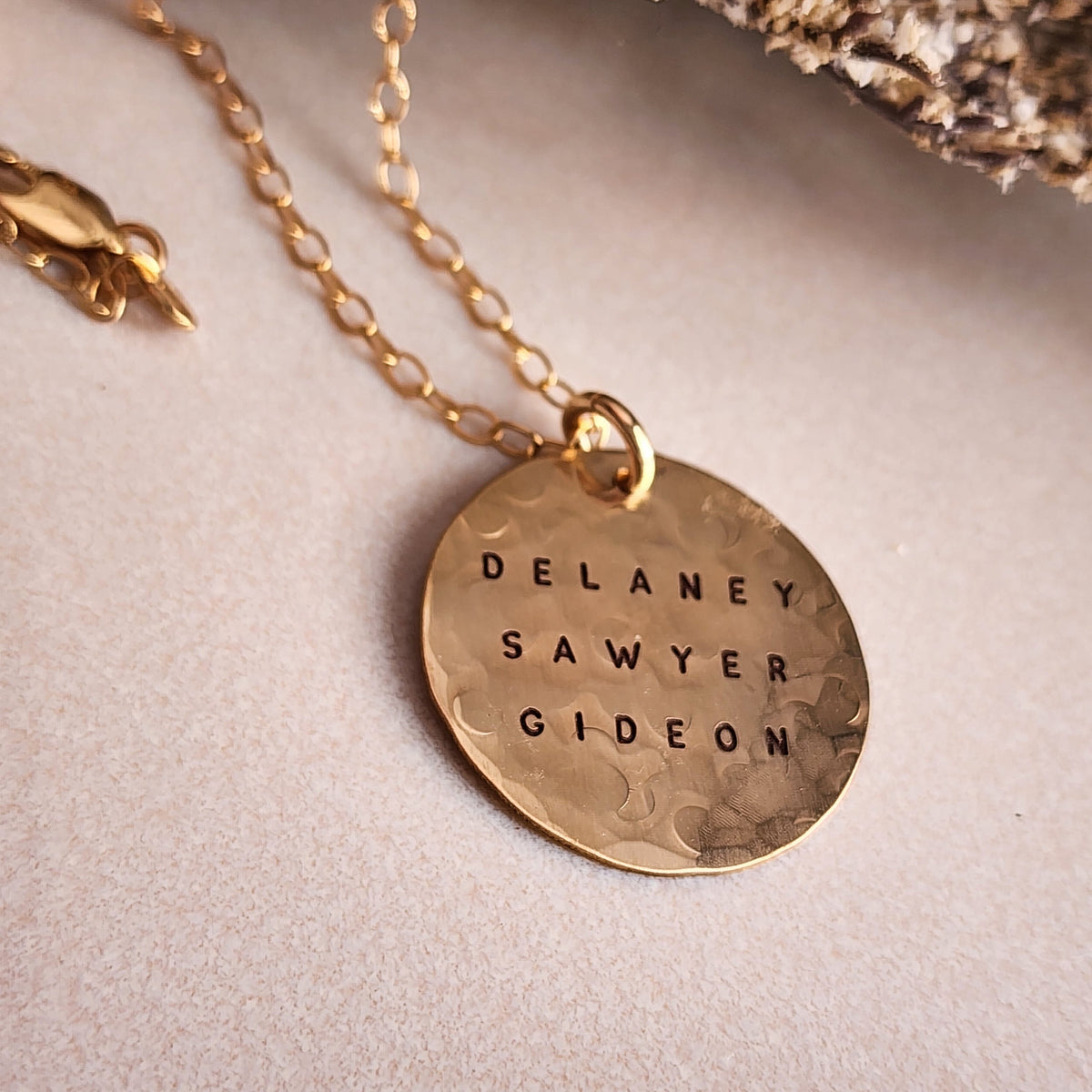 Gold Personalized Circle Pendant Necklace - Going Golden
