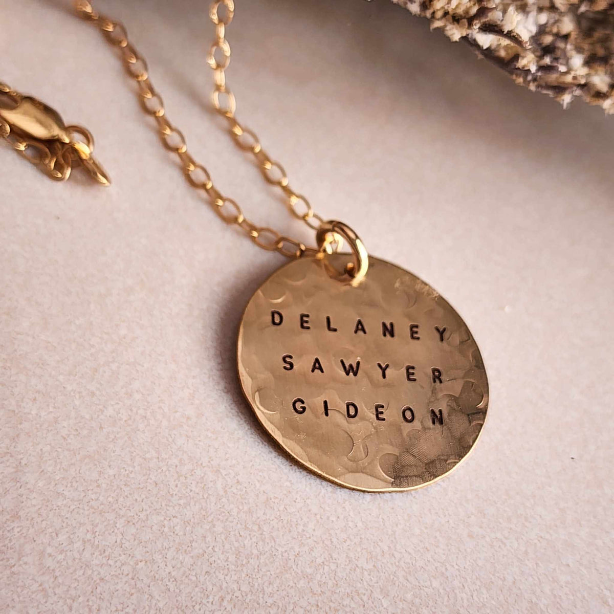 Gold Personalized Circle Pendant Necklace - Going Golden
