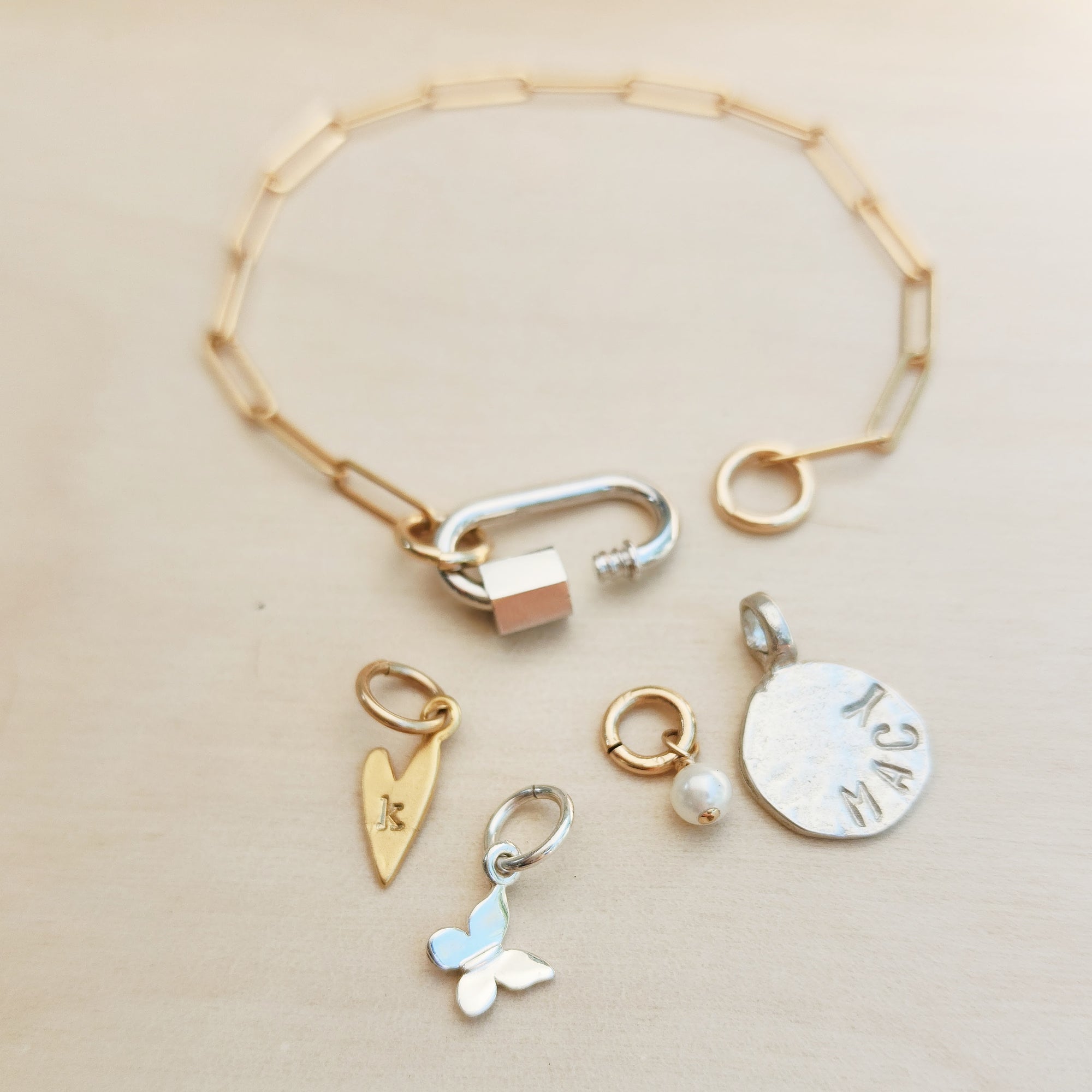 twist close jewelry clasp