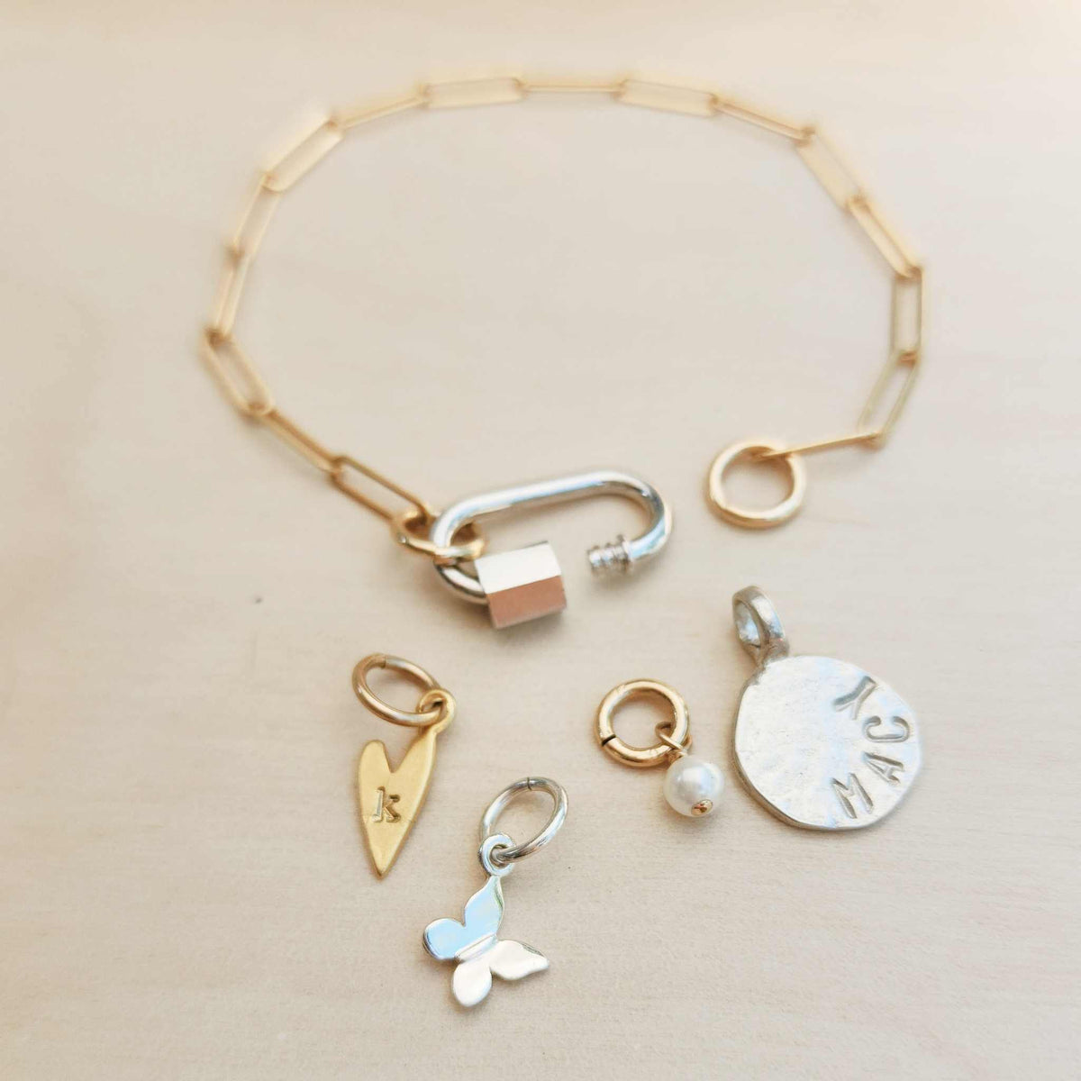 twist close jewelry clasp