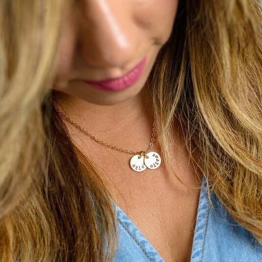 Dainty Round Name Necklace - Going Golden