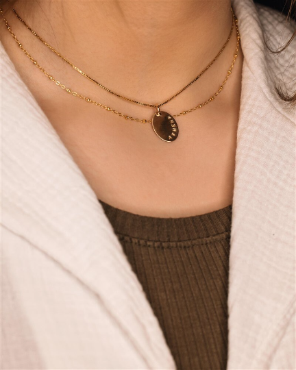 Oval Name Necklace - Going Golden