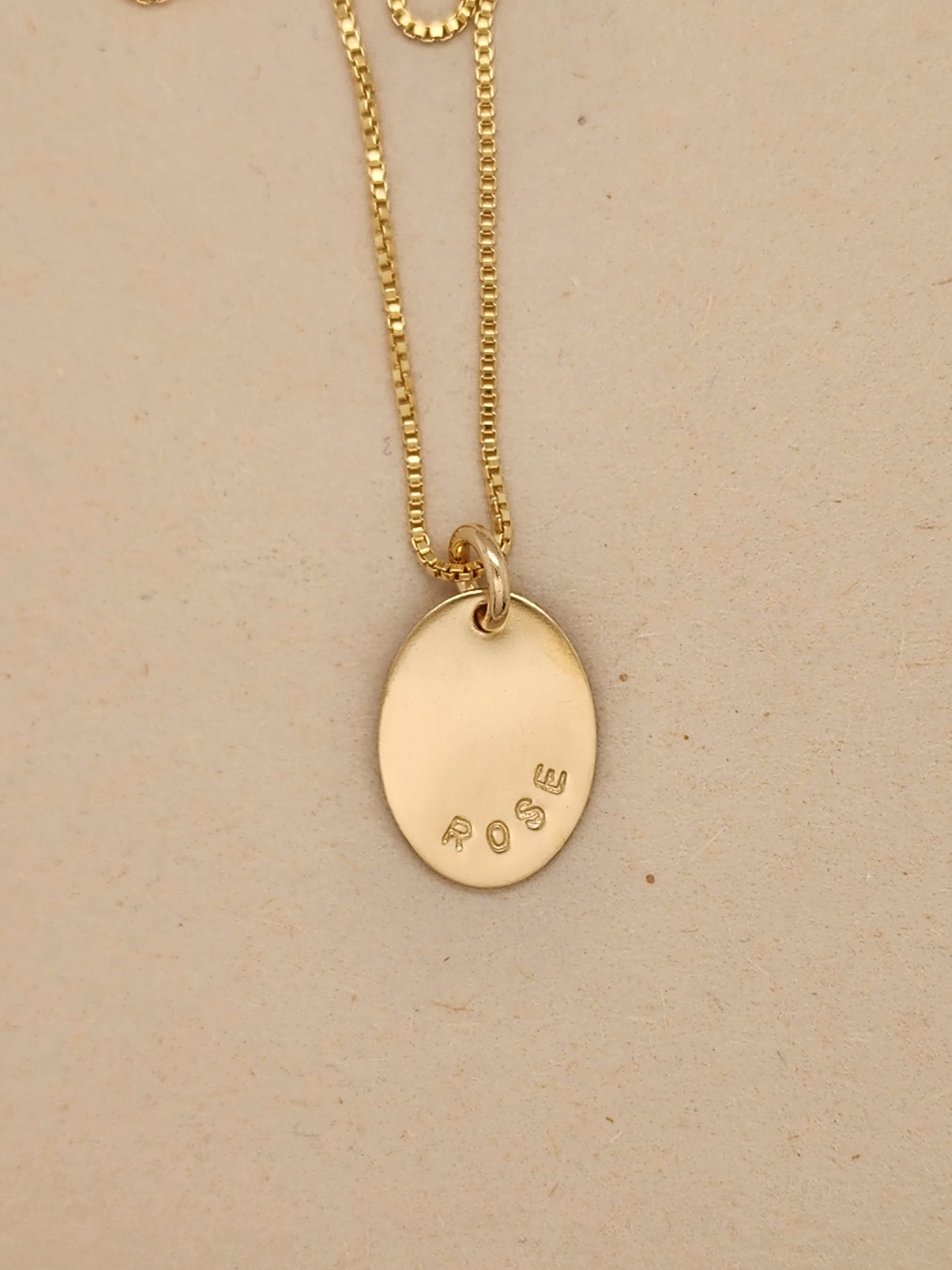Oval Name Necklace - Going Golden