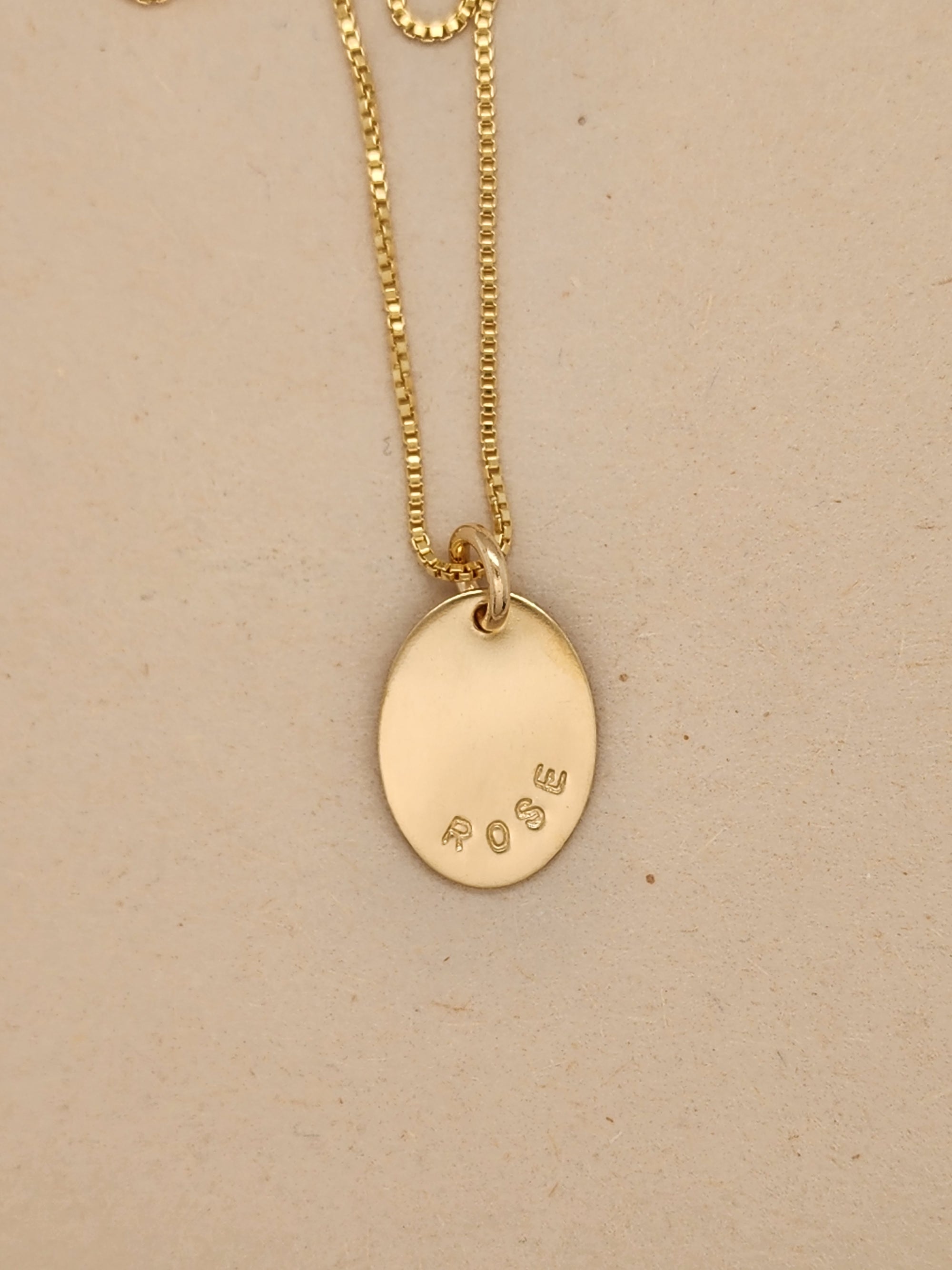 Oval Name Necklace - Going Golden