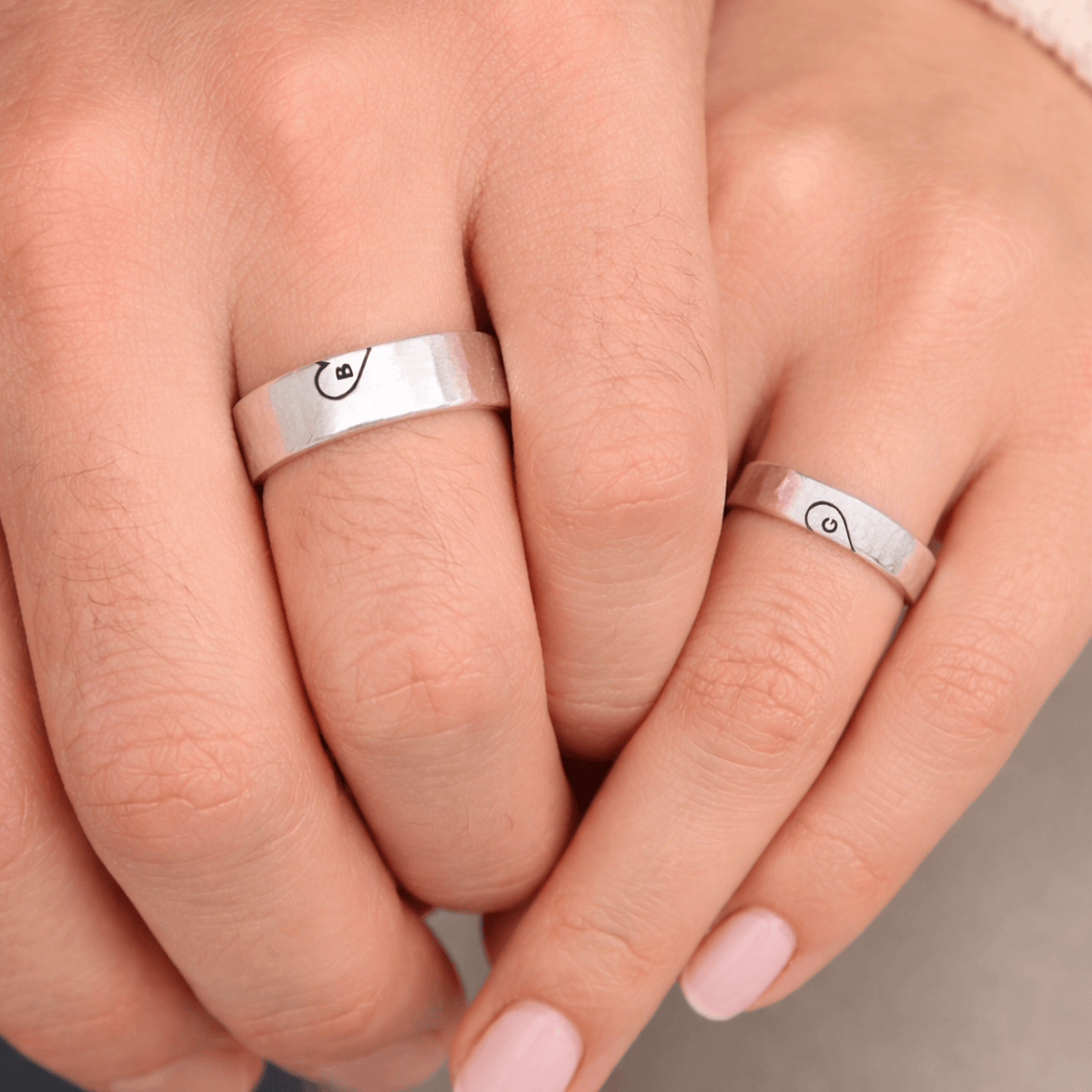 Matching Yin Yang rings on hands