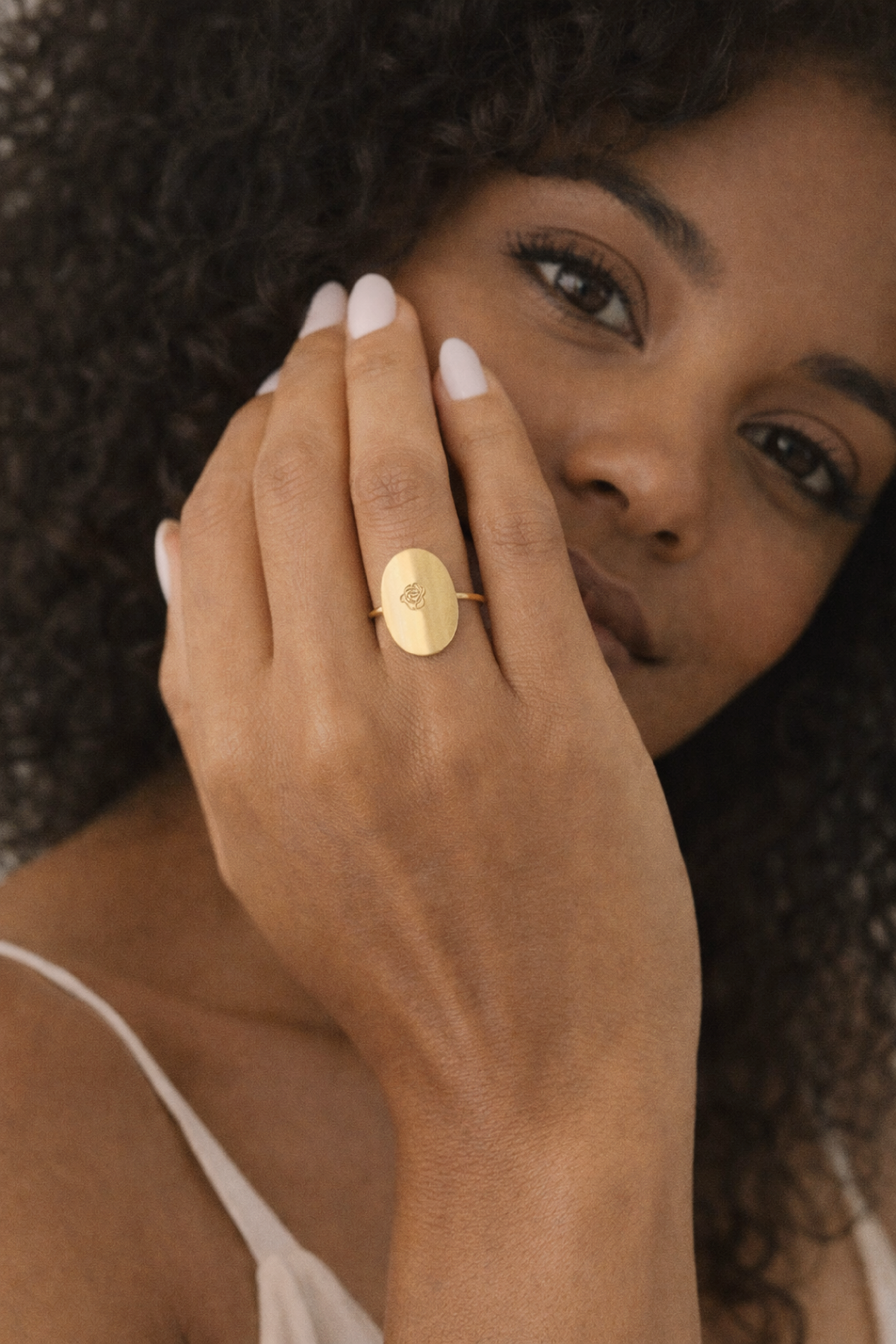 Personalized Birth Flower Oval Ring - Going Golden