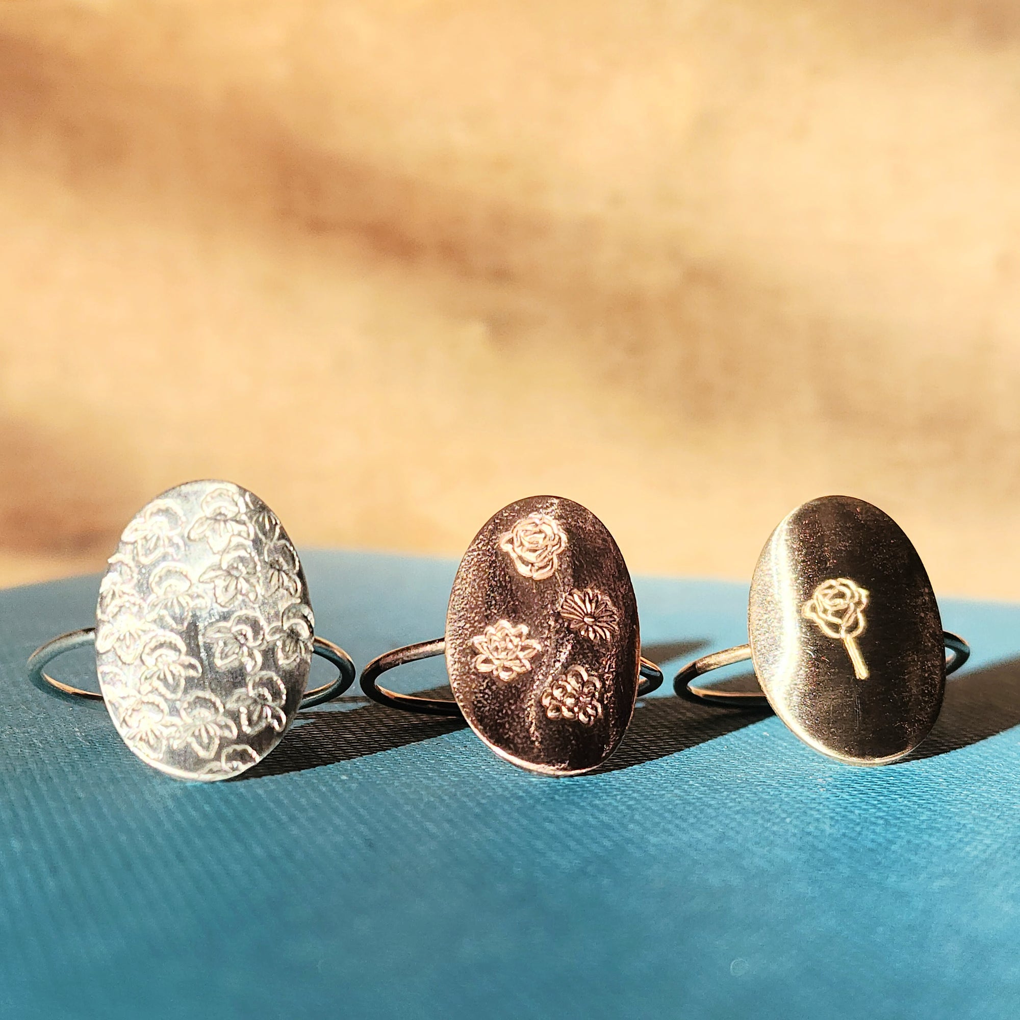 Personalized Birth Flower Oval Ring - Going Golden