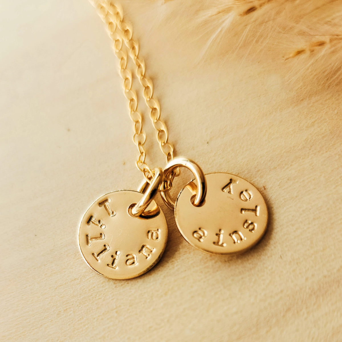 Dainty Round Name Necklace - Going Golden
