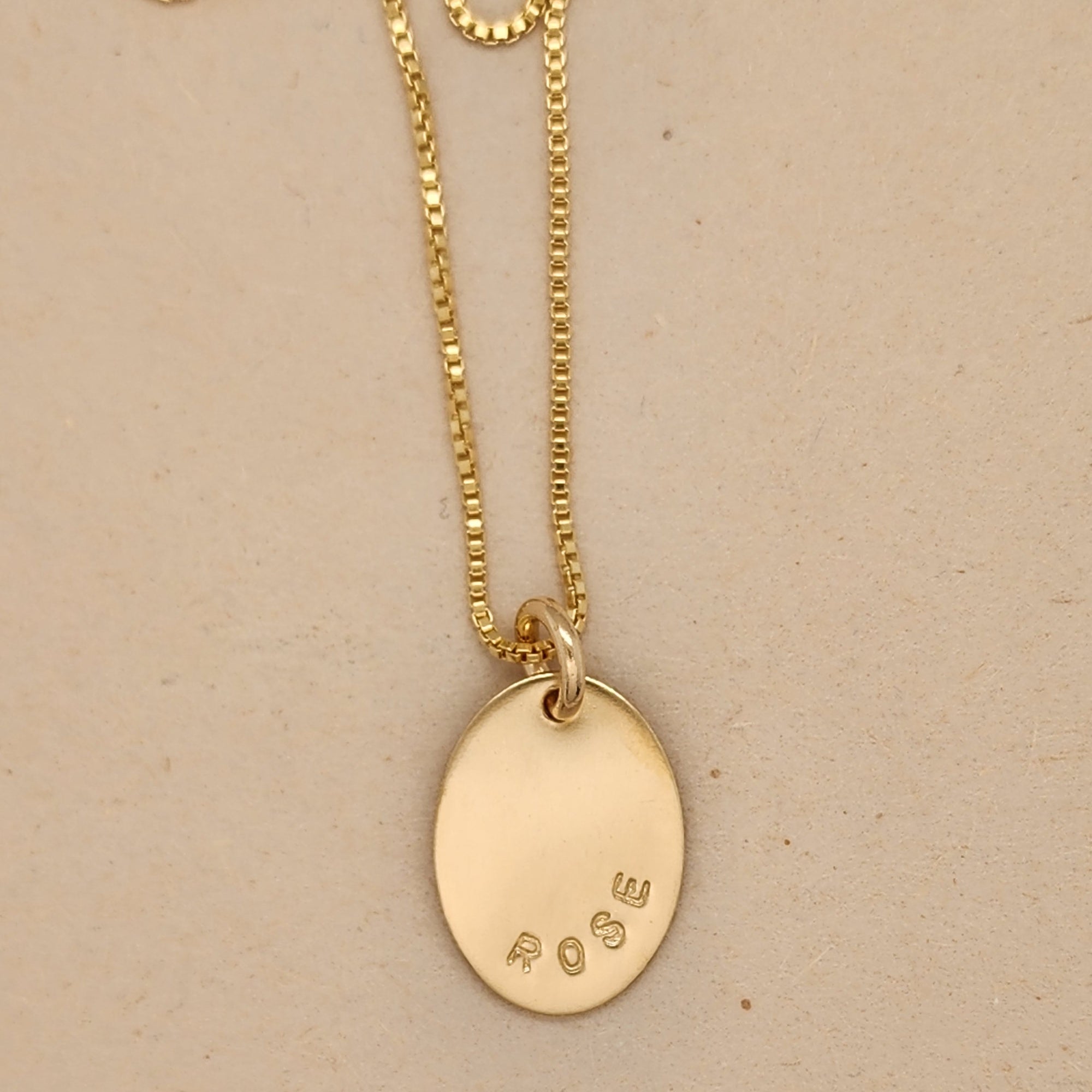 Oval Name Necklace - Going Golden