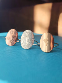 Personalized Birth Flower Oval Ring - Going Golden