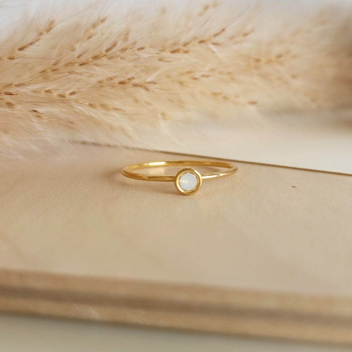 4 mm large birthstone