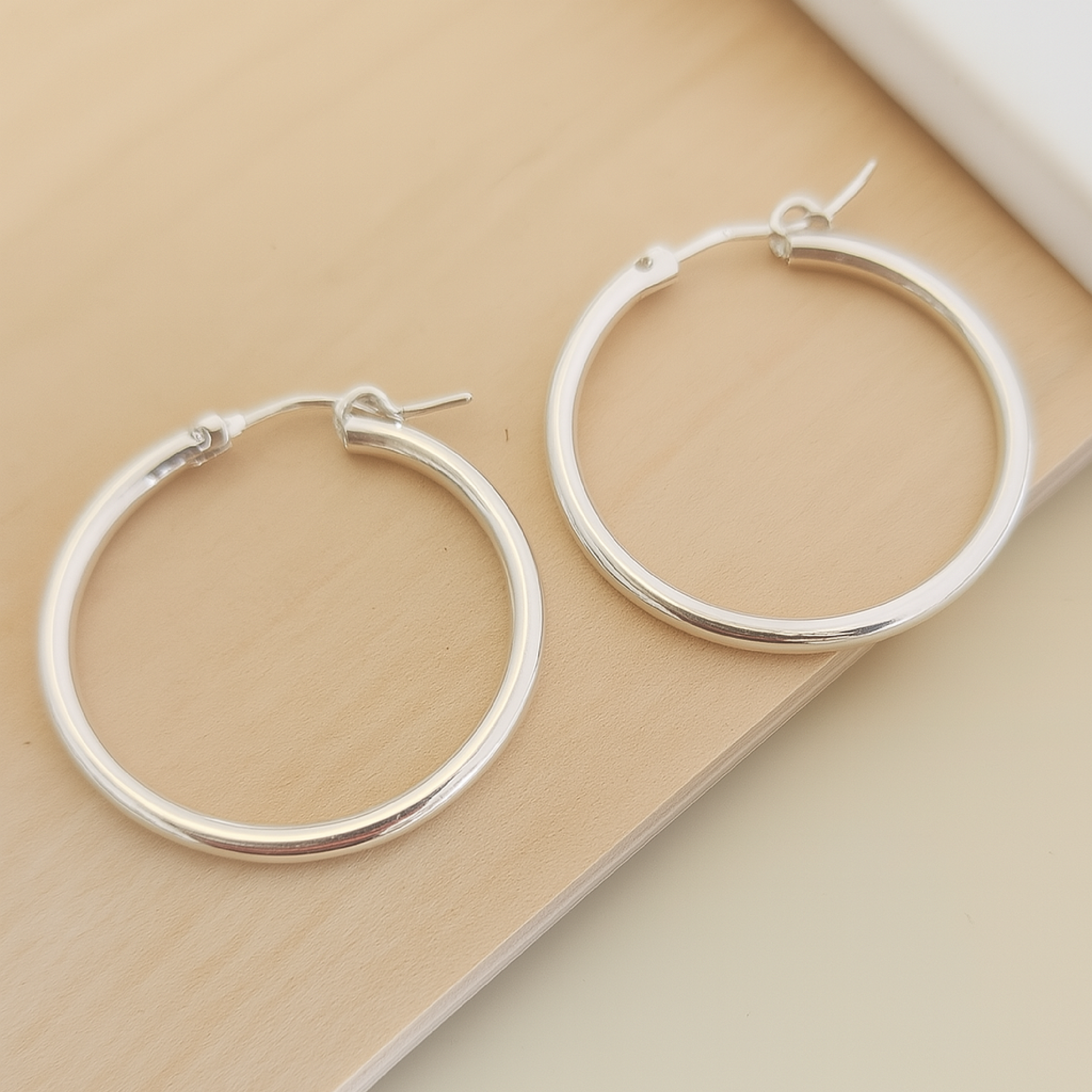 Minimalist Silver Hoop Earrings – Lightweight Everyday Hoops in Multiple Sizes