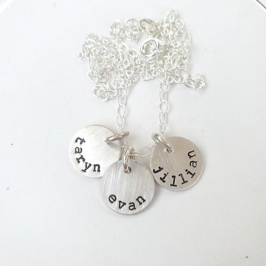 Dainty Round Name Necklace - TYI Jewelry
