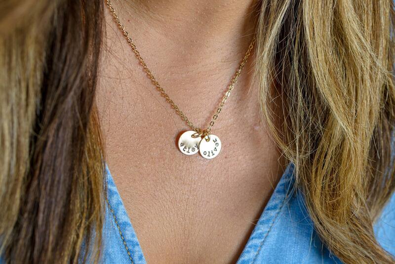 Dainty Round Name Necklace - Going Golden