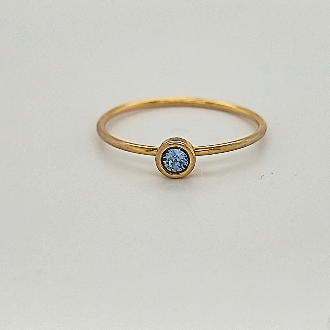 A video circling the Large March Birthstone Ring 