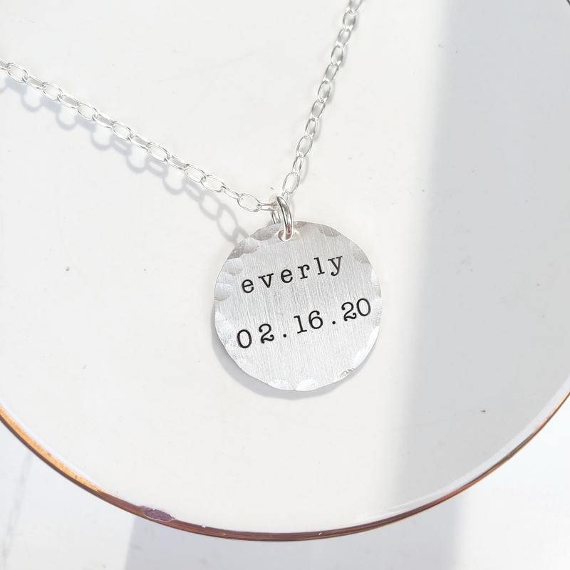 Classic Mom Name Necklace - TYI Jewelry